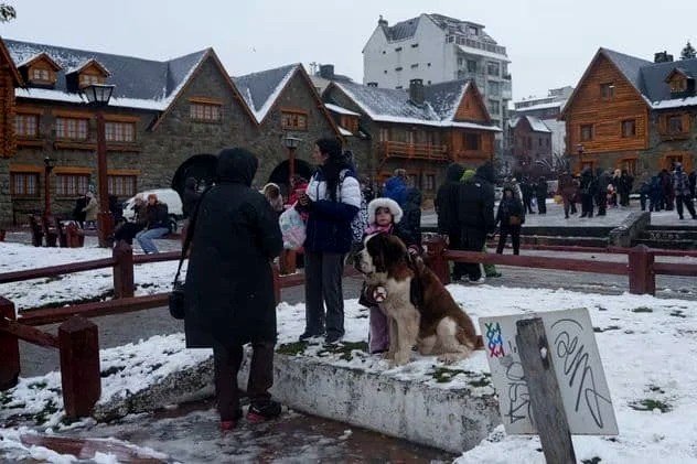 Declarararon la emergencia climática en Bariloche por un fuerte temporal de nieve