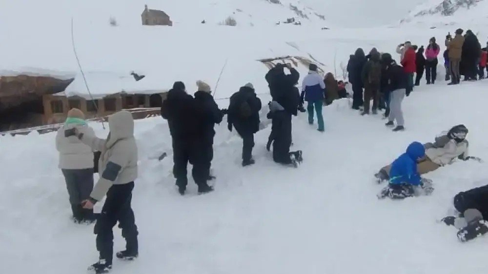 Rescataron a 300 turistas por las intensas nevadas en la alta montaña de Mendoza