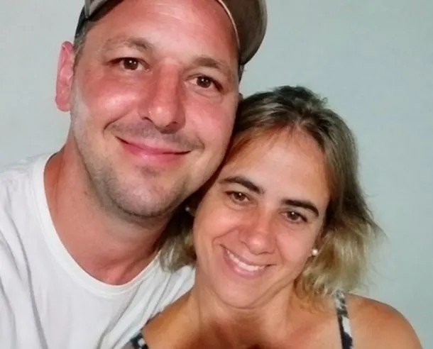 Mendoza: volvían de buscar a su hija para organizar su fiesta de 15 y murieron aplastados por un árbol