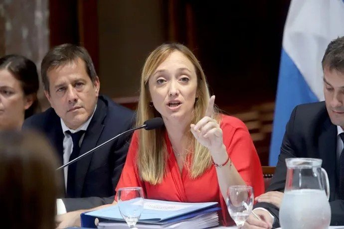 Ley de Tierras: tras el caso Fernández Sagasti, el senador Flavio Fama también pidió participar de manera virtual en la sesión