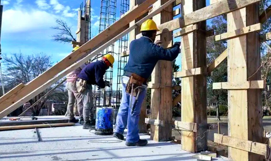 La construcción cayó 4,1% mensual en junio: fue su cuarta baja en el año