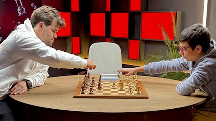 Otro golpe de Faustino Oro: le ganó una partida al cinco veces campeón mundial Magnus Carlsen en un match de ocho juegos de blitz