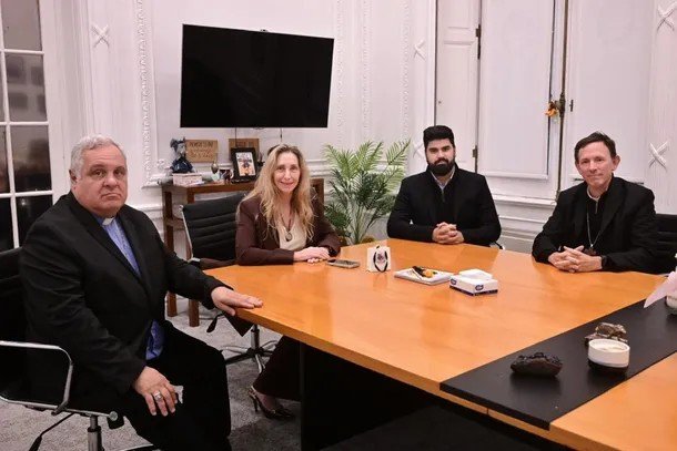Avanza la organización por la visita del papa León XIV y Karina Milei recibió a la cúpula episcopal