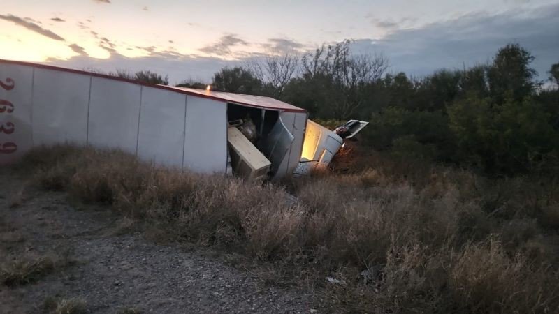 Vuelco de un camión obliga a circular con precaución por la RN 60