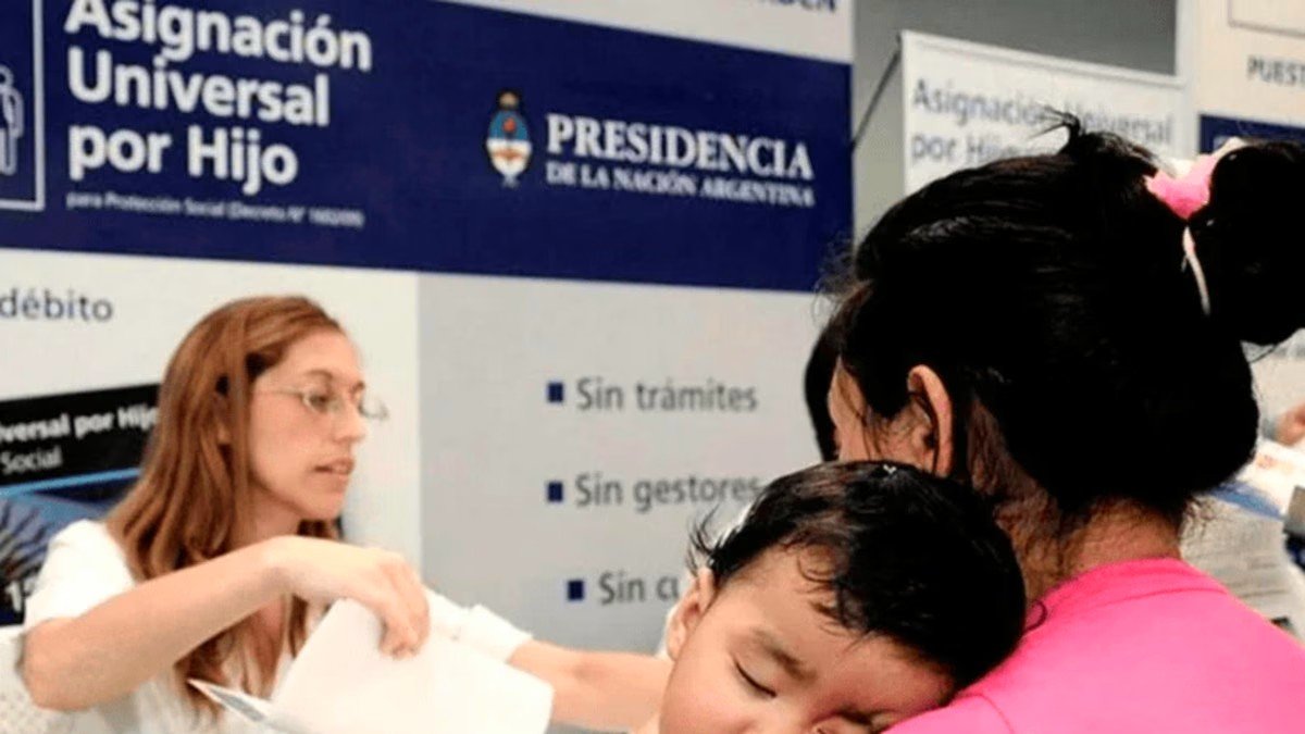 Presupuesto 2027: el Gobierno insiste con eliminar los aumentos automáticos de la AUH