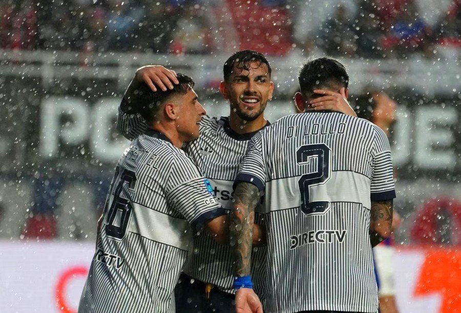 Boca se quedó con el clásico ante San Lorenzo: triunfo 2-0 bajo la lluvia en el Nuevo Gasómetro