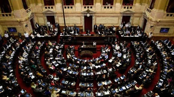 Pese al fallo de la Corte, la oposición insiste con sesionar para derogar el DNU 70/23