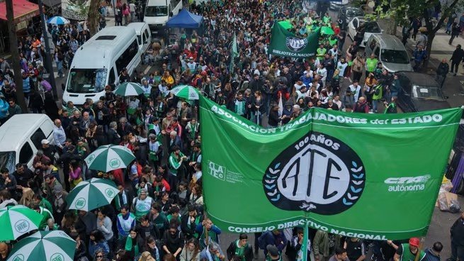 Por la caída de la sesión en Diputados, sindicatos apuntan contra el Gobierno y denuncian extorsión a las provincias