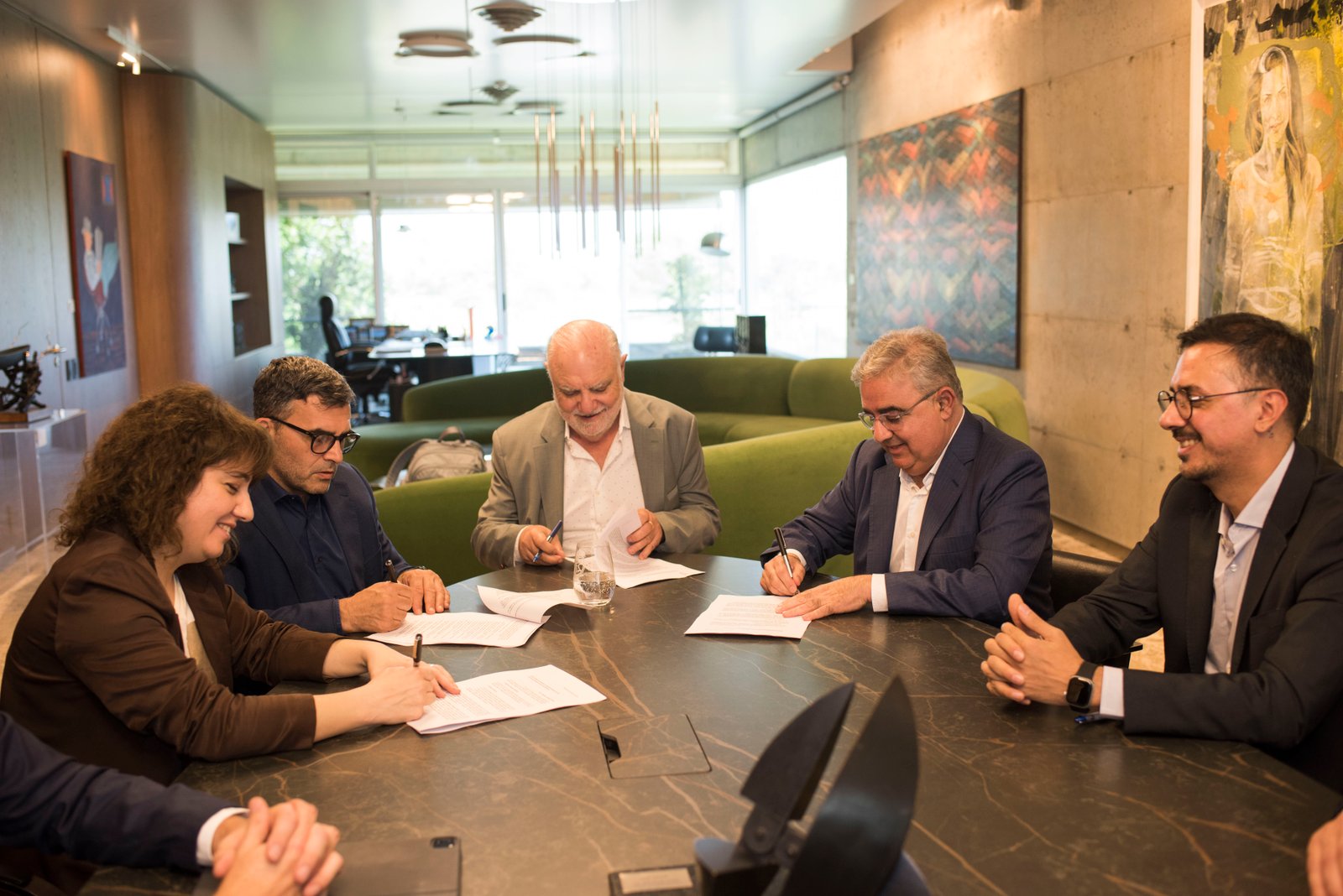 Catamarca firmó un convenio para otorgar 3.500 becas de formación en inteligencia artificial, programación y negocios digitales