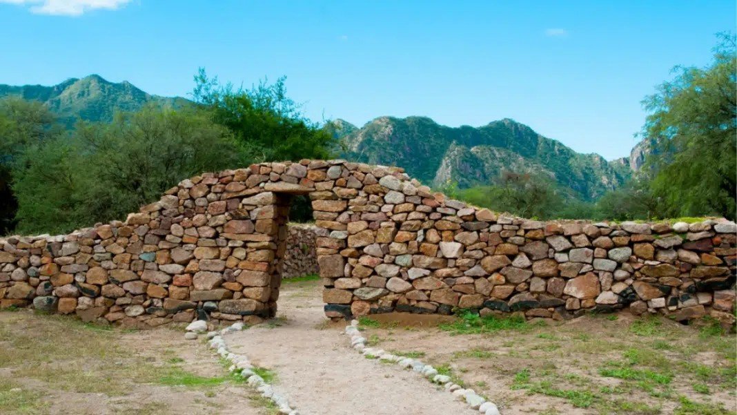 Expedición Inka: el CONICET transmitirá en vivo una excavación arqueológica en El Shincal de Quimivil