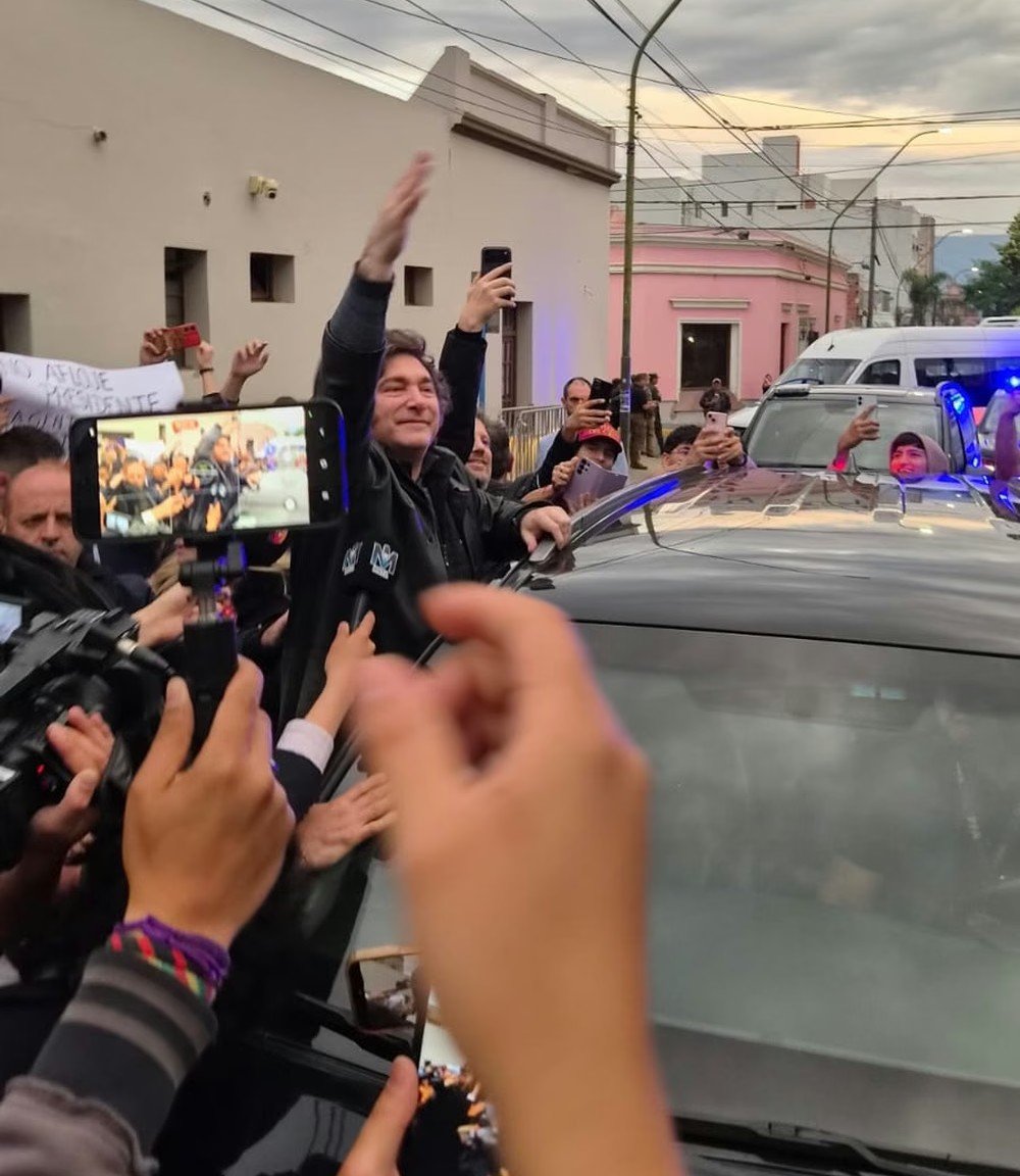 Milei llegó a Catamarca y se reúne con la militancia libertaria