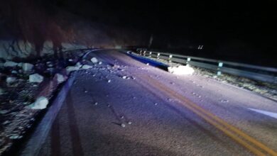 Photo of Por desprendimientos en calzada, transitar con precaución por RN 40, en La Quebrada de Belén