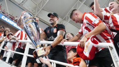 Photo of Juan Sebastián Verón campeón con Estudiantes: recibió el trofeo en la tribuna y tuvo su dulce revancha contra la AFA de Tapia