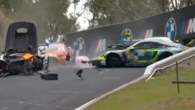 Photo of Impactante accidente y tragedia en Bathurst: un canguro atropellado y un violento choque paralizaron la carrera
