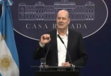 Photo of Denuncian penalmente a Federico Sturzenegger y a autoridades de la OA por una contratación millonaria vinculada a su esposa