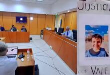 Photo of Miraba el celular en el quirófano y murió un nene cuando lo operaban: condenaron al anestesista a 3 años