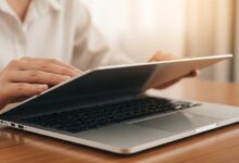 Photo of Por qué no es recomendable cerrar siempre tu laptop en vez de apagarla