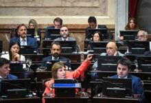 Photo of Con apoyo de radicales y gobernadores aliados, el Gobierno aprobó la reforma laboral en el Senado