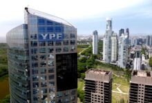 Photo of Fallo histórico por YPF: 5 claves para entender la magnitud de la demanda que Argentina logró revertir ante la Justicia de EEUU