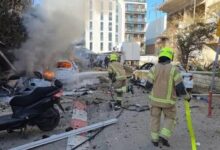 Photo of Imágenes impactantes: un misil cayó en el centro de Tel Aviv