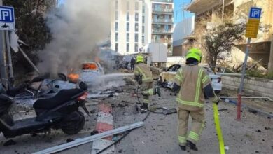 Photo of Imágenes impactantes: un misil cayó en el centro de Tel Aviv