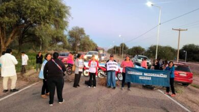 Photo of Docentes de Tinogasta realizan un corte de ruta en reclamo salarial