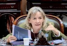 Photo of Palladino a Adorni: «Parece que estamos en una realidad paralela»