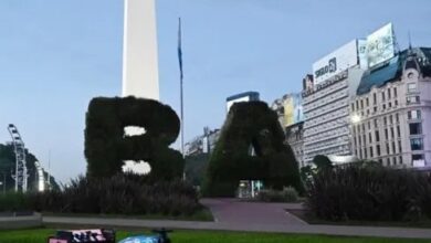 Photo of Presentaron en el Obelisco el Lotus E20 con el que Franco Colapinto hará su Road Show en Buenos Aires