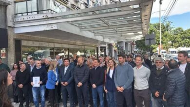 Photo of Ministros bonaerenses e intendentes marcharon a Capital Humano en reclamo de fondos para programas alimentarios