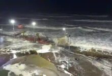 Photo of El potente ciclón extratropical golpea a la Costa Atlántica: olas de más de siete metros, balnearios destruidos y doble alerta amarilla