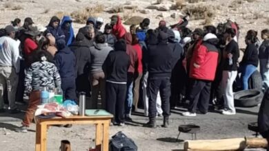 Photo of Familias de alumnos de la Escuela N° 494 de Antofagasta de la Sierra mantienen bloqueada la Ruta Provincial 43