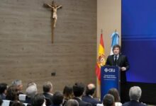 Photo of Javier Milei, sobre Manuel Adorni: «Si la Justicia lo considera culpable, lo eyecto de una patada, pero yo creo en su honestidad»