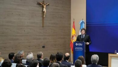 Photo of Javier Milei, sobre Manuel Adorni: «Si la Justicia lo considera culpable, lo eyecto de una patada, pero yo creo en su honestidad»