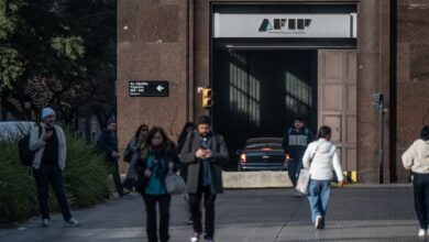 Photo of La recaudación cayó 7,4% real en junio por el desplome de retenciones y la prórroga de Ganancias