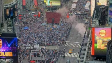 Photo of Histórico banderazo argentino en Times Square: miles de hinchas coparon Nueva York antes de la final