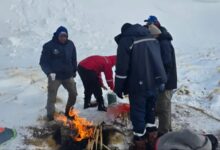 Photo of Rescataron a los cuatro mineros extraviados en la cordillera: “Es prácticamente un milagro”
